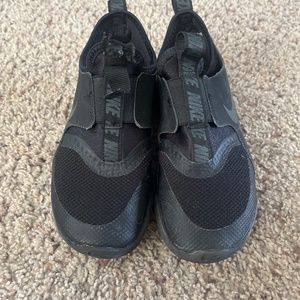 Black Nike Flex Runner